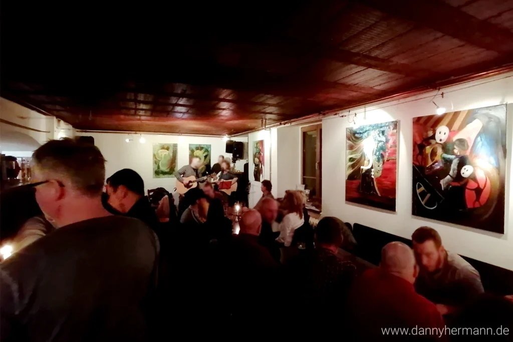 Einzelausstellung Danny Hermann 2020 im Hafenstraße e.V. Meißen in der Kulturkneipe.